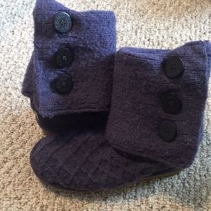 UGG knit purple print size 8